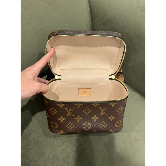 *Authentic* LOUIS VUITTON - Nice Mini Vanity Case w/LV Scarf - Picture 2 of 10